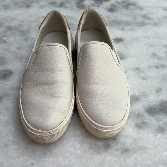 UGG Leather Slip on Sneakers Off White 7.5 Very Good - Picture 4 of 8